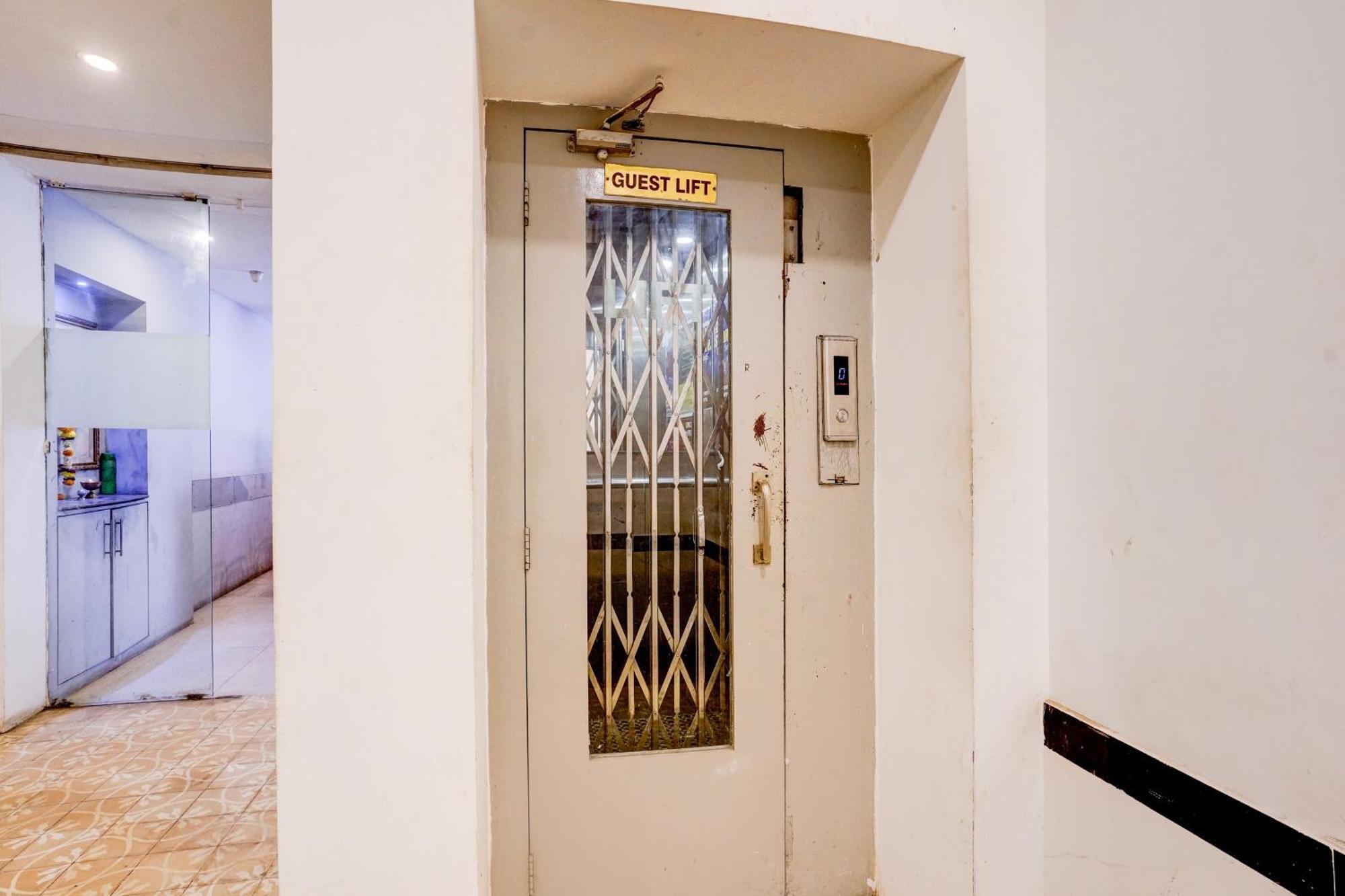 Hotel Super Townhouse Khar The Unicontinental à Bombay Extérieur photo